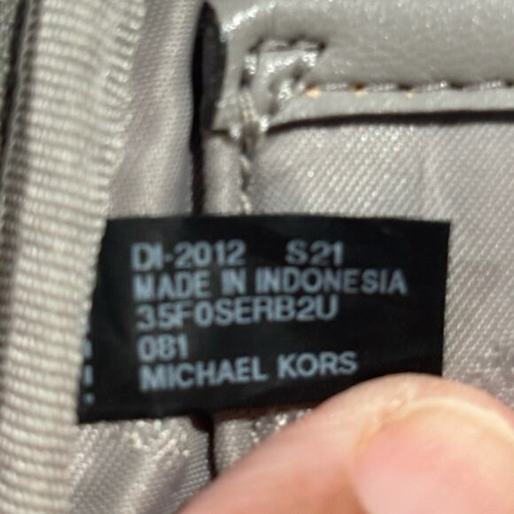 Michael Kors ERIN Gray Quilted Backpack - Picture 5 of 8